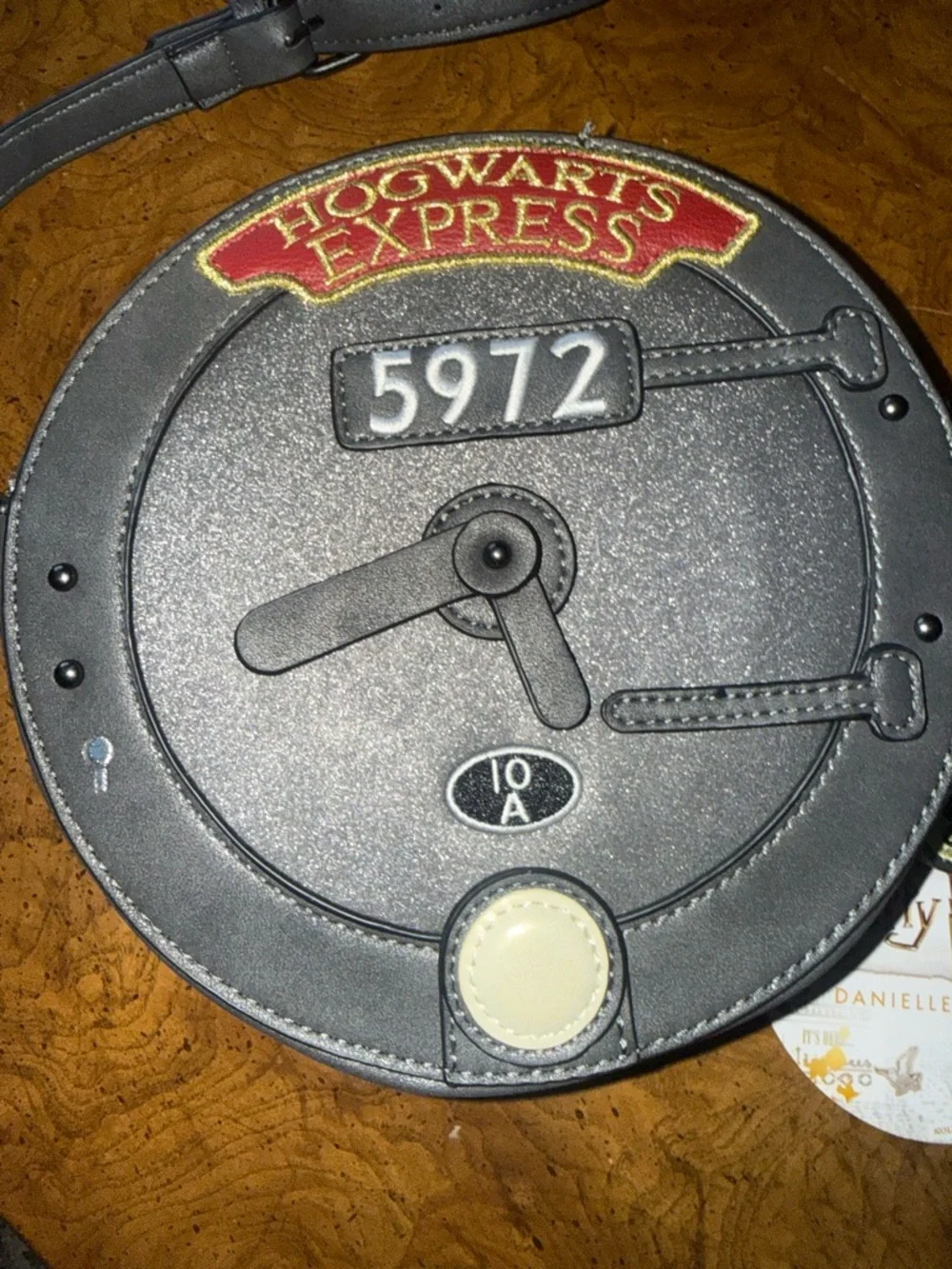 NWT Danielle Nicole Harry Potter Hogwarts Express Crossbody Bag New With Tag - Picture 3 of 7